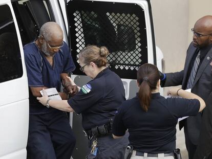 El conductor, James Mathew Bradley Jr., de 60 a&ntilde;os, llega al juzgado de San Antonio.