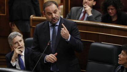 El ministro de Transportes, José Luis Ábalos, durante una intervención en el Congreso.