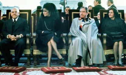 El vicepresidente dominicano, Rafael Gosico Morales, Imelda Marcos y Augusto Pinochet y su esposa (de izquierda a derecha), en el funeral por Franco, el 23 de noviembre de 1975 en Madrid.