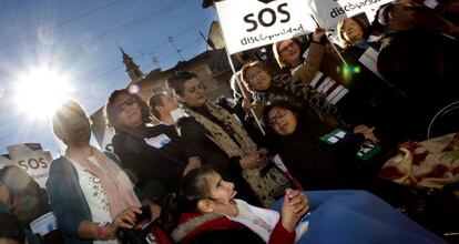 Un momento de la manifestaci&oacute;n del colectivo de la discapacidad en Valencia, el lunes.