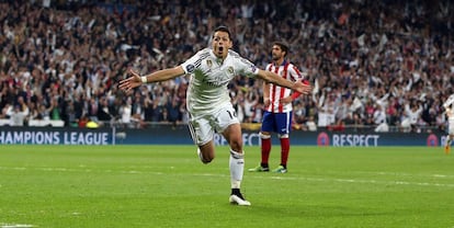 Chicharito celebra su gol al Atlético en abril de 2015.