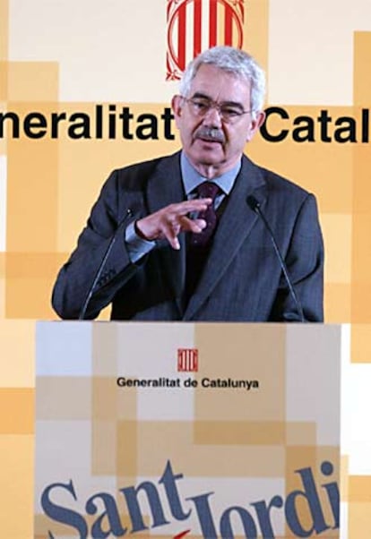 El presidente de la Generalitat, Pasqual Maragall, pronuncia un discurso en la tradicional recepción con motivo de la Diada de Sant Jordi.