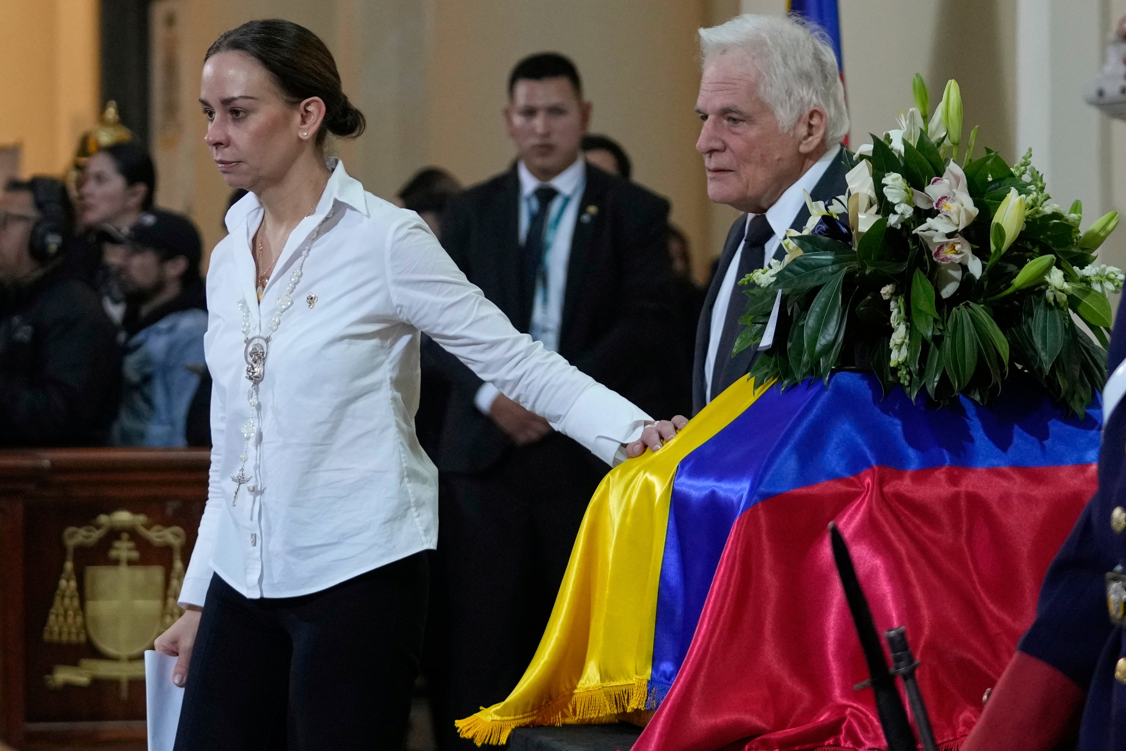 La viuda de Miguel Uribe Turbay exige a la Fiscalía investigar si el magnicidio fue un crimen de Estado La viuda de Miguel Uribe Turbay exige a la Fiscalía investigar si el magnicidio fue un crimen de Estado