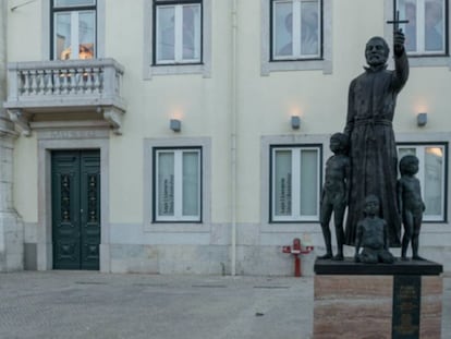 A estátua em homenagem ao padre Antonio Vieira