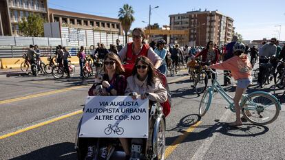 Manifestación a favor del carril bici de Via Augusta de Barcelona, en octubre pasado.