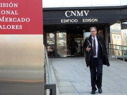 Entrada en la sede de la CNMV en Madrid.