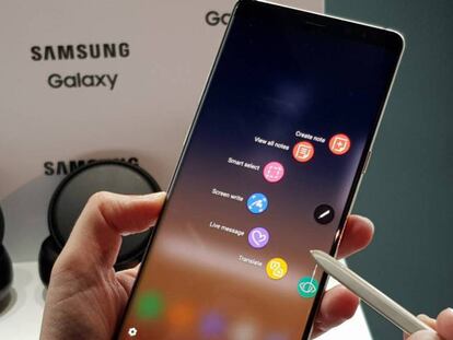 Samsung Galaxy Note 8, con su caracter&iacute;stico S Pen stylus.