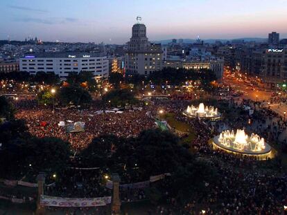 Acampada de los indignados en la plaza de Catalunya en 2011.