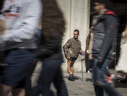 Daniel mendigaba ayer en la plaza Cucurulla  