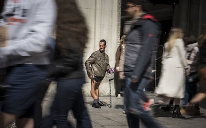Daniel mendigaba ayer en la plaza Cucurulla