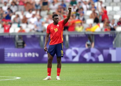 Samu Omorodion, con la selección española en los Juegos de París 2024 del pasado verano.