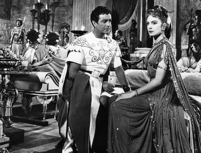 La actriz comparte plano con Robert Taylor en una escena del péplum 'Quo Vadis' (1951), de Mervyn LeRoy.