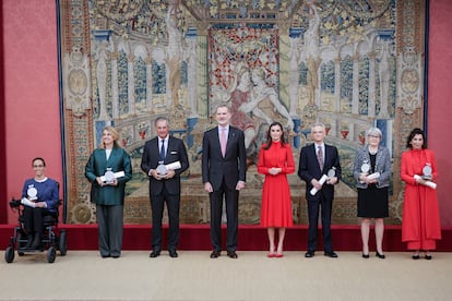 MADRID, SPAIN - MARCH 15: Queen Letizia of Spain and King Felipe VI of Spain deliver accreditations on the 10th Promotion of Honorary Ambassadors for the "Spain" Brand at Palacio Real de El Pardo. Madrid on March 15, 2023 in Madrid, Spain. (Photo by Pablo Cuadra/Getty Images)