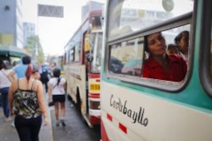 Autob&uacute;s en la ciudad de Lima