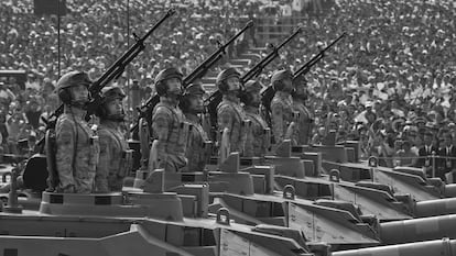 Desfile militar en Pekín en conmemoración del aniversario de la fundación de la República Popular de China.