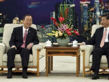 Ban Ki-moon habla con el vicepresidente chino.