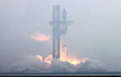 SpaceX launches Starship