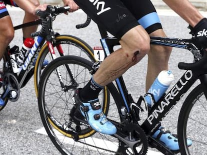 Chris Froome tras caerse este míercoles en La Vuelta.