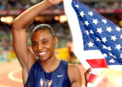 Kelli White, tras ganar la carrera de los 200 metros