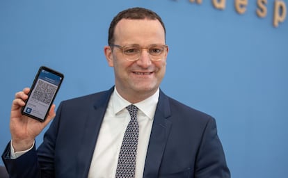 El ministro de Sanidad alemán, Jens Spahn, durante la presentación del pasaporte covid digital, la semana pasada en Berlín.