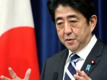 El primer ministro de Japón, Shinzo Abe, el 11 de enero presentando un plan extraordinario para reactivar la econonomía.