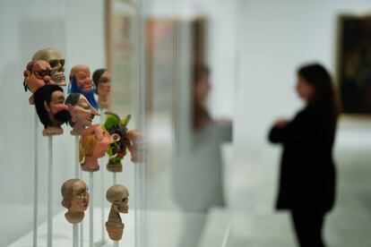 Otro de los ejemplos del uso de las máscaras en lo grotesco de la exposición del Reina Sofía.
