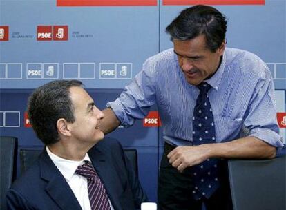 José Luis Rodríguez Zapatero y Juan Fernando López Aguilar, durante la reunión de la Ejecutiva socialista.