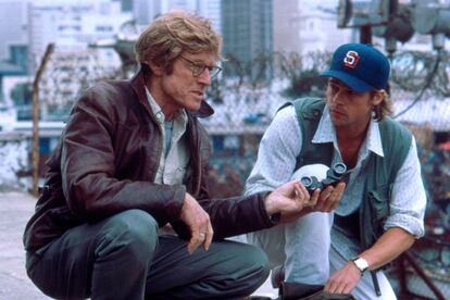 Imagen de 'Spy Games' ('Juego de espías), dirigida por Tony Scott. Redford junto a Brad Pitt.