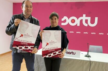 Pernando Barrena, a la izquierda junto a Maribi Ugarteburu, uno de los juzgados en la Audiencia Nacional.