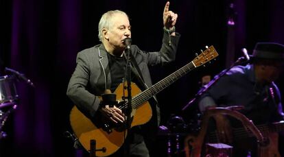 Paul Simon, durante su concierto en el Barclaycard Center de Madrid en noviembre de 2016. 