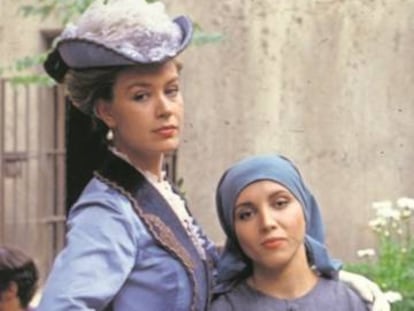 Maribel Martín y Ana Belén, en 'Fortunata y Jacinta', en 1980.