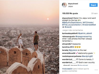 "Directos a la cima de Jaipur (India)", escribe en Instagram Jack Morris, que también menciona a @BeautifulDestinations, @ITCHotels y @TheLuxuryCollection (las cuentas de cadenas hoteleras y agencias de viajes que les pagan).