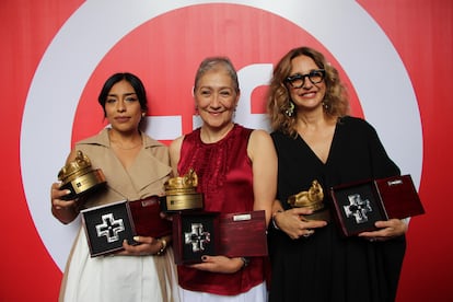 La actriz Adriana Paz, la guionista Marina Stavenhagen y la intérprete Claudia Ramírez, homenajeadas en el Festival de Cine de Guanajuato, el 24 de julio.