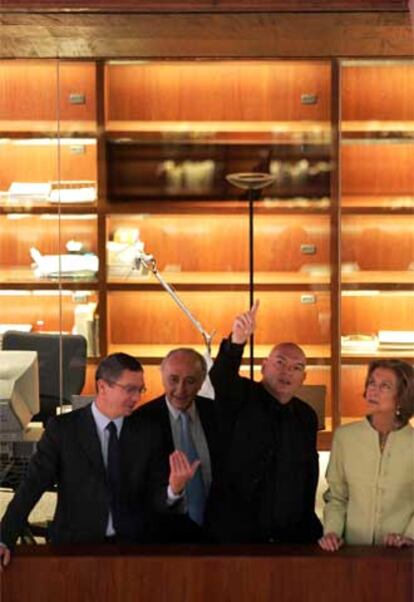 La Reina Sofia visita las nuevas salas del Museo de Arte Reina Sofía, cuyas obras de ampliación ha dirigido el arquitecto francés Jean Nouvel.