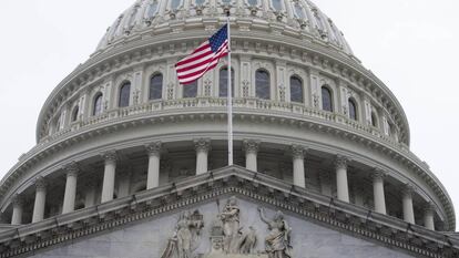 El Senado de EE UU ha rechazado, con el voto crucial de tres republicanos, una propuesta de ley para derogar parcialmente el "Obamacare".