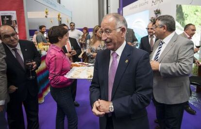 Gabriel Amat, presidente de la Diputación de Almería, en una feria local en Berja (Almería) en octubre de 2013.