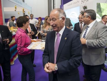 Gabriel Amat, presidente de la Diputación de Almería, en una feria local en Berja (Almería) en octubre de 2013.