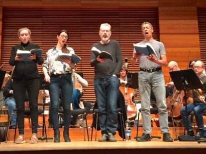 Louise Kemény, Claudia Huckle, Mark Padmore y Roderick Williams en un momento del ensayo de la 'Pasión según san Mateo'.