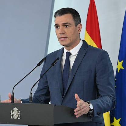 MADRID, 20/12/2022.- El presidente del Gobierno, Pedro Sánchez, en una comparecencia institucional en La Moncloa dijo hoy que su Ejecutivo adoptará "cuantas medidas sean precisas" para poner fin al "injustificable" bloqueo del poder judicial español y del Tribunal Constitucional (TC). EFE/Moncloa/Borja Puig de la Bellacasa -SOLO USO EDITORIAL/SOLO DISPONIBLE PARA ILUSTRAR LA NOTICIA QUE ACOMPAÑA (CRÉDITO OBLIGATORIO)-
