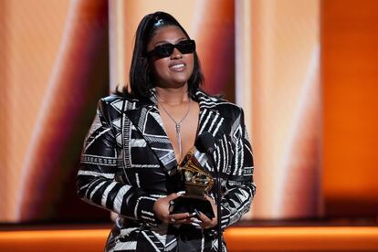 Jazmine Sullivan en el discurso de recibimiento del Grammy a mejor álbum de R&B