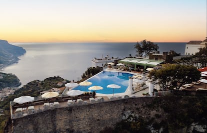 Vista de la 'infinity pool' del Hotel Caruso.