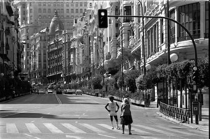 Turistas en un Madrid vacío. 5 de agosto de 1995.