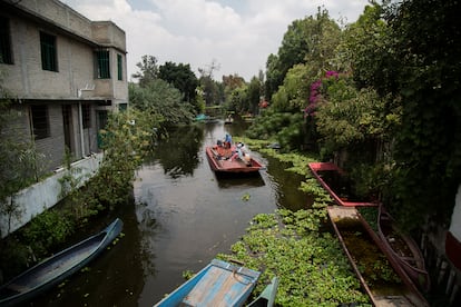 Vista al canal desde el puente de El Infiernito.