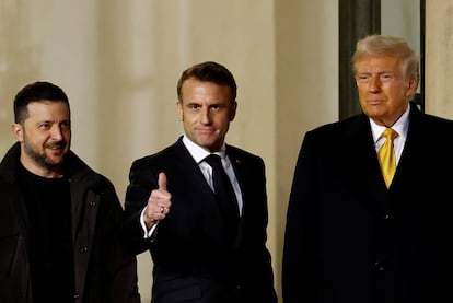 U.S. President-elect Donald Trump (right) with Ukrainian President Volodymyr Zelenskiy (left) and French President Emmanuel Macron (center)