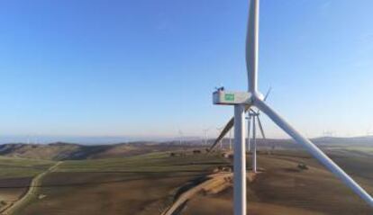 Paisaje con aerogeneradores.