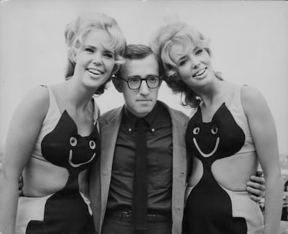 Woody Allen, de metro sesenta y cinco, poco después de acuñar la frase: "Soy lo suficientemente bajito y lo suficientemente feo como para triunfar por mi cuenta".
