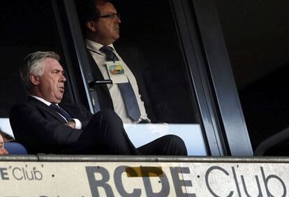 Ancelotti, en la grada del Power8 de Cornellà.
