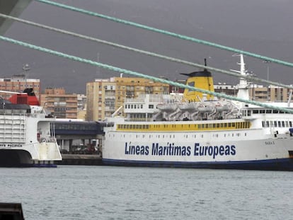 Barcos de compañías marítimas que operan entre los puertos de Algeciras (Cádiz) y Ceuta.