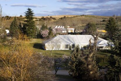 La finca La Chopera, en Villaviciosa de Odón, con la carpa donde Alcázar celebraba bodas.