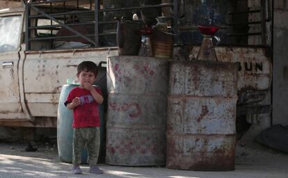 Un ni&ntilde;o en la zona de Alepo controlada por el Gobierno.